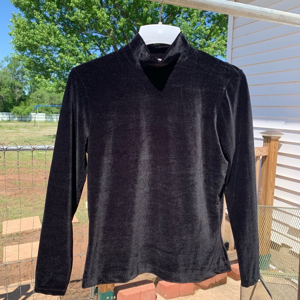 Small black velour long sleeve, turtle neck